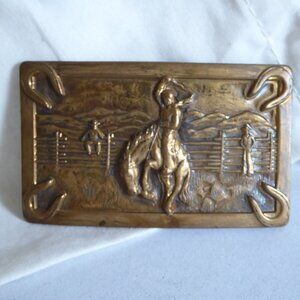 VINTAGE JUSTIN BELT CO. BUCKING BRONCO WESTERN BRASS METAL BELT BUCKLE (USED)
